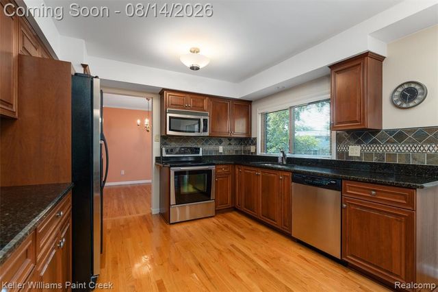346 Folkstone Court, Troy, MI 48085