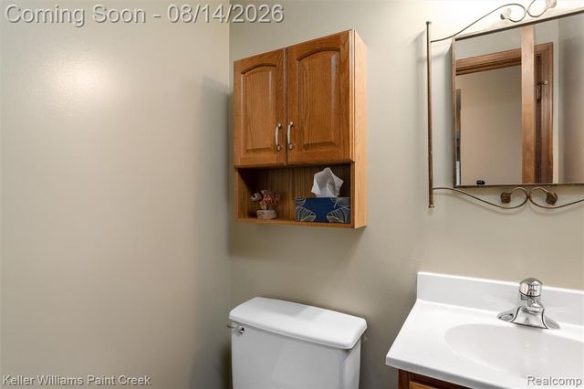 346 Folkstone Court, Troy, MI 48085