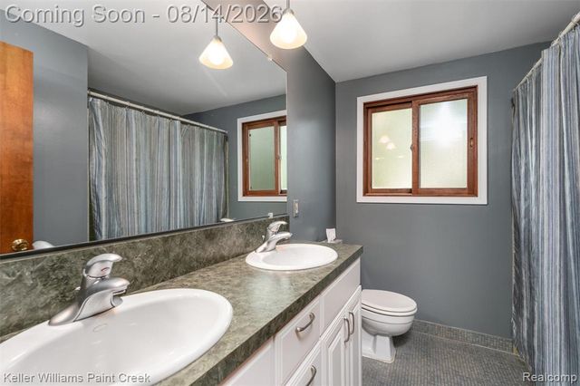 346 Folkstone Court, Troy, MI 48085