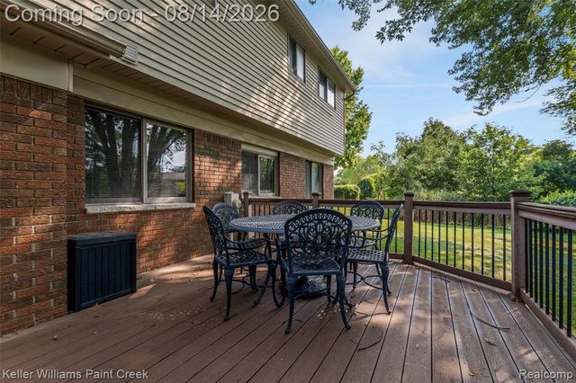346 Folkstone Court, Troy, MI 48085