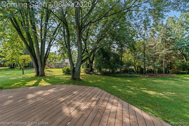 346 Folkstone Court, Troy, MI 48085