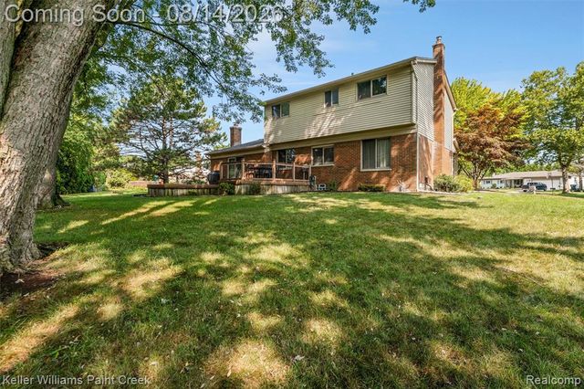 346 Folkstone Court, Troy, MI 48085