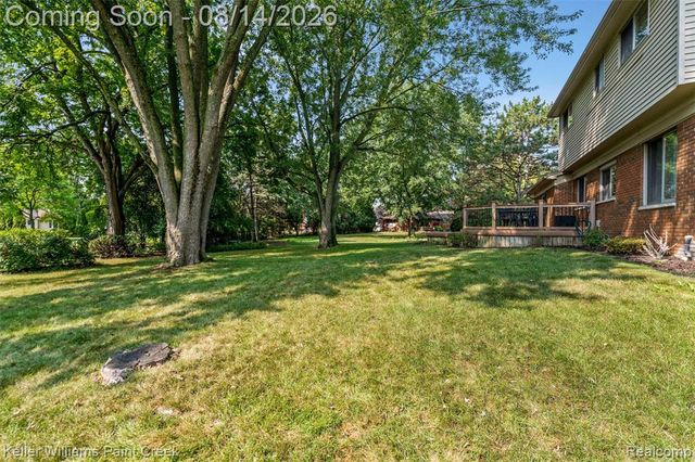 346 Folkstone Court, Troy, MI 48085