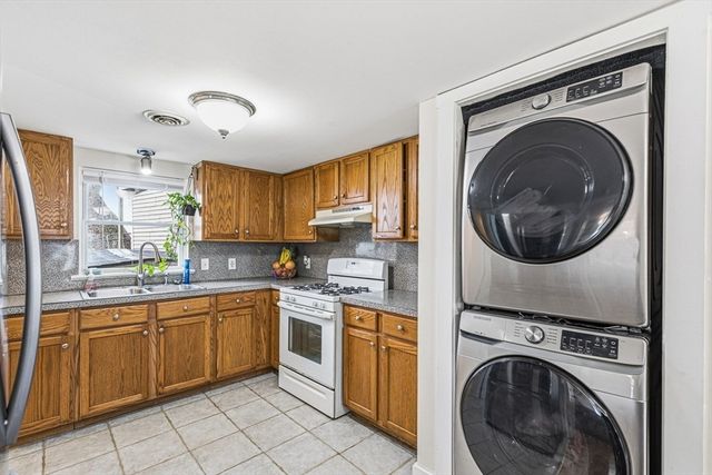 126 Ocean View Ave, Swansea, MA 02777