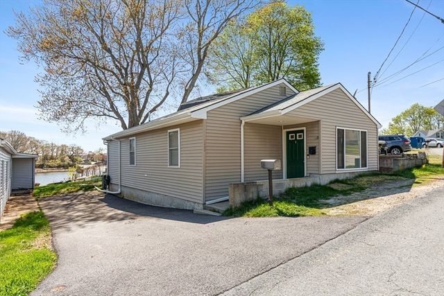 126 Ocean View Ave, Swansea, MA 02777