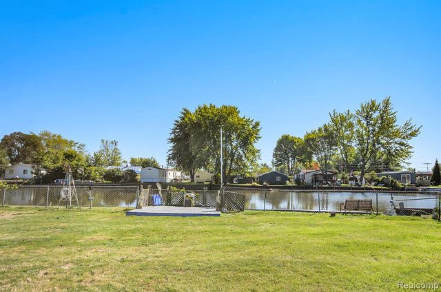 7434 Dyke Road, Clay, MI 48001