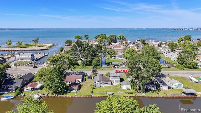 7434 Dyke Road, Clay, MI 48001