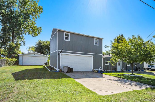 7434 Dyke Road, Clay, MI 48001