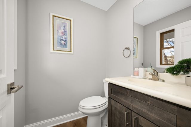 11004 Oak Knoll Terrace N, Hopkins, MN 55305