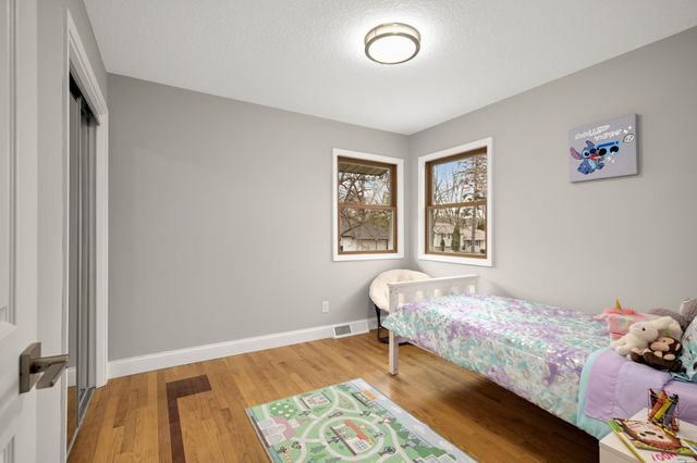 11004 Oak Knoll Terrace N, Hopkins, MN 55305