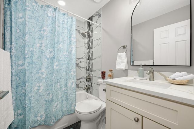 11004 Oak Knoll Terrace N, Hopkins, MN 55305