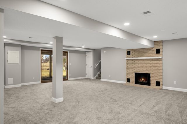 11004 Oak Knoll Terrace N, Hopkins, MN 55305