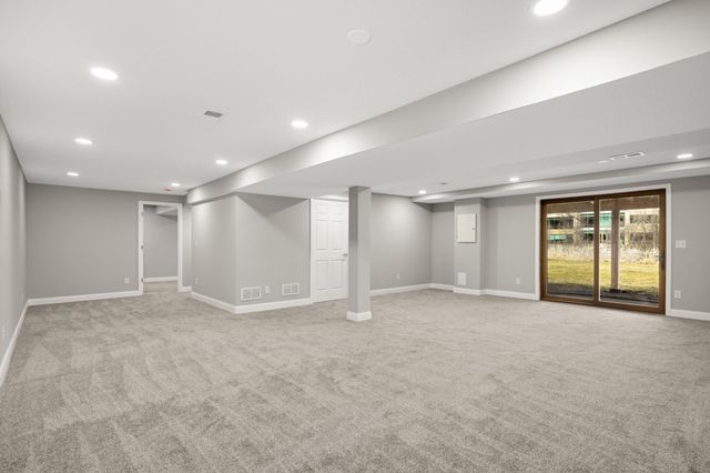 11004 Oak Knoll Terrace N, Hopkins, MN 55305