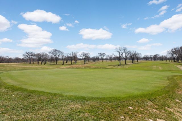 11004 Oak Knoll Terrace N, Hopkins, MN 55305