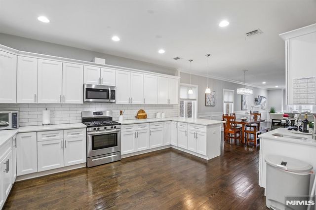 10 Glen Street, Cliffside Park, NJ 07010