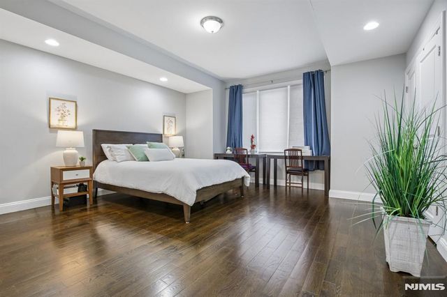 10 Glen Street, Cliffside Park, NJ 07010