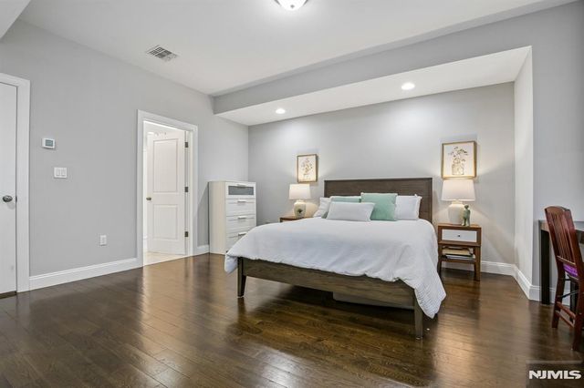 10 Glen Street, Cliffside Park, NJ 07010