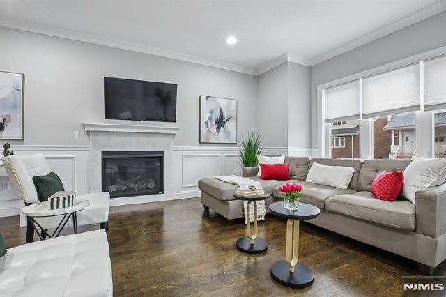 10 Glen Street, Cliffside Park, NJ 07010