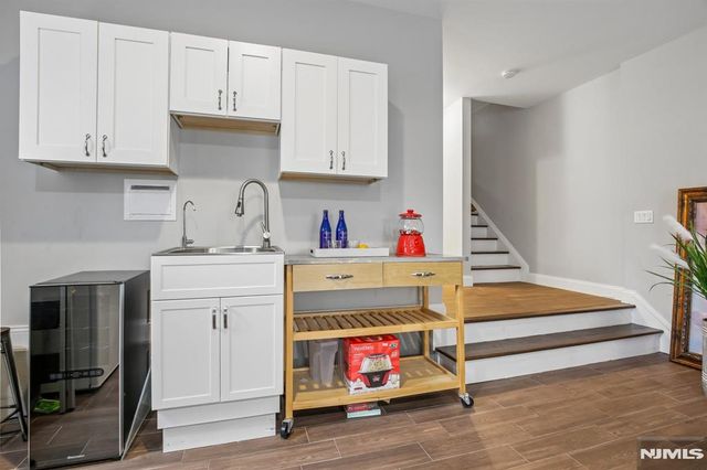 10 Glen Street, Cliffside Park, NJ 07010