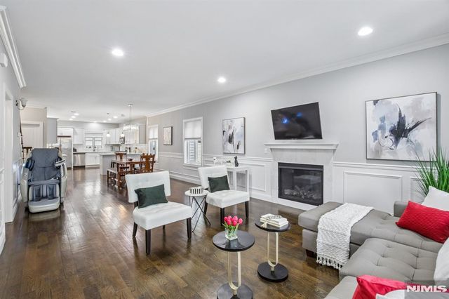 10 Glen Street, Cliffside Park, NJ 07010