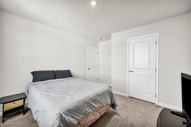 9216 Nash Lane, North Ridgeville, OH 44039