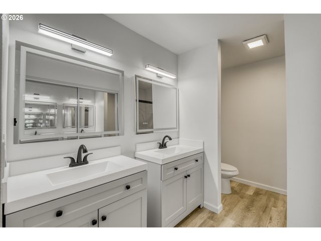 11525 Se FLAVEL St, Portland, OR 97266