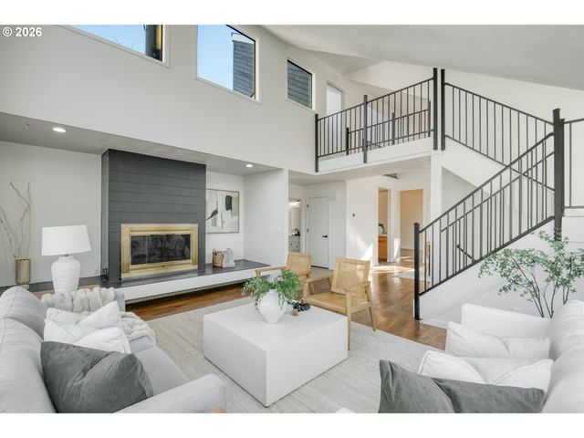 11525 Se FLAVEL St, Portland, OR 97266