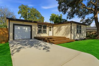 2614 28th Ave North, Texas City, TX 77590