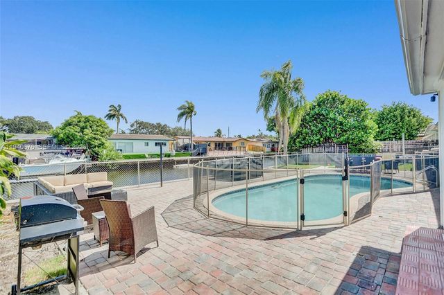 2827 Arthur Street, Hollywood, FL 33020