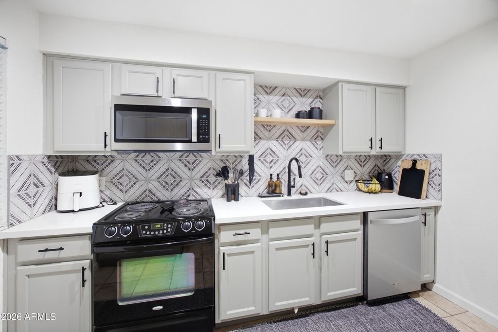 3402 N 32nd Street 163, Phoenix, AZ 85018