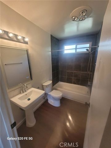 2500 Clyde Avenue, Los Angeles, CA 90016