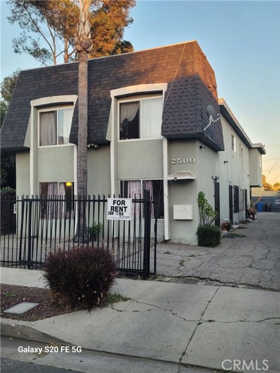 2500 Clyde Avenue, Los Angeles, CA 90016