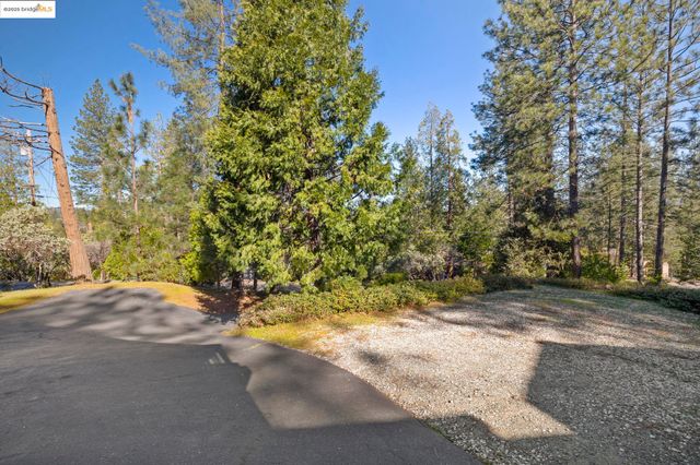 12080 Breckenridge, Groveland, CA 95321