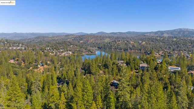 12080 Breckenridge, Groveland, CA 95321