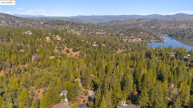 12080 Breckenridge, Groveland, CA 95321
