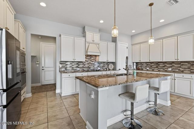 863 E DORCHESTER Drive, St. Johns, FL 32259