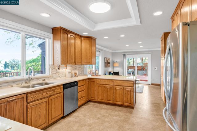 2081 Essenay Ave, Walnut Creek, CA 94597