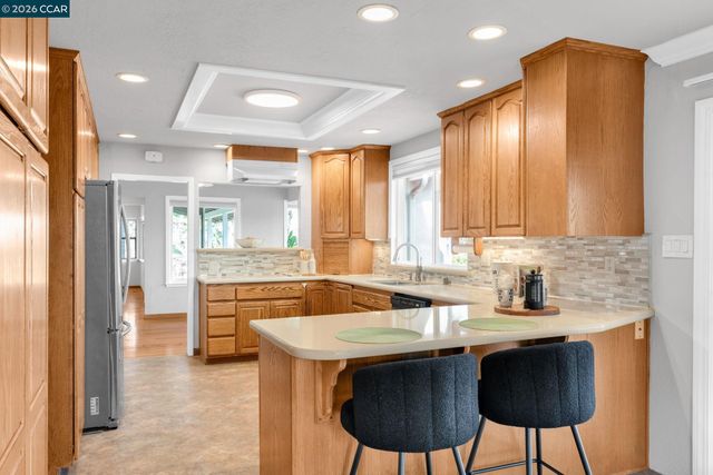 2081 Essenay Ave, Walnut Creek, CA 94597