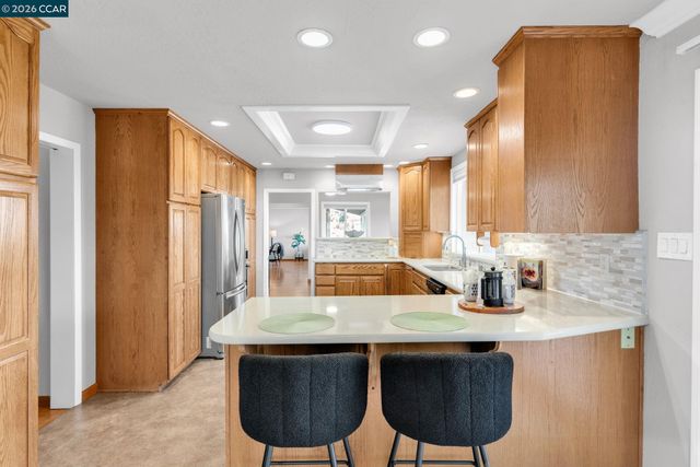 2081 Essenay Ave, Walnut Creek, CA 94597