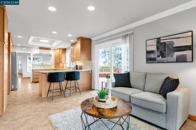 2081 Essenay Ave, Walnut Creek, CA 94597