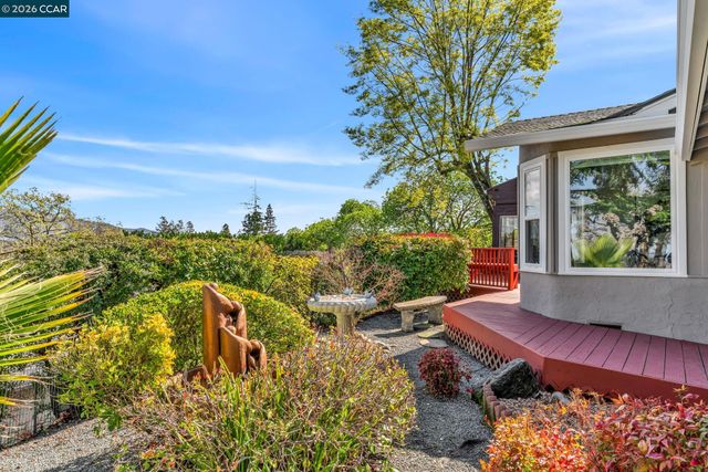 2081 Essenay Ave, Walnut Creek, CA 94597