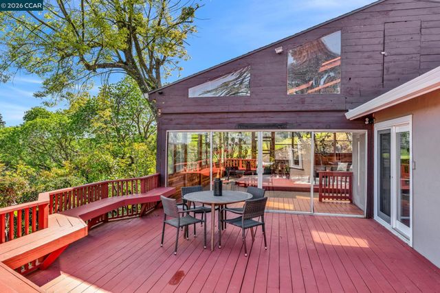 2081 Essenay Ave, Walnut Creek, CA 94597