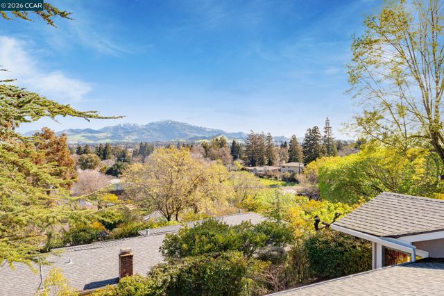 2081 Essenay Ave, Walnut Creek, CA 94597