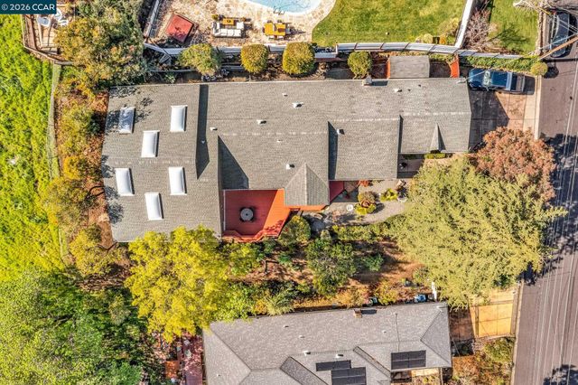 2081 Essenay Ave, Walnut Creek, CA 94597