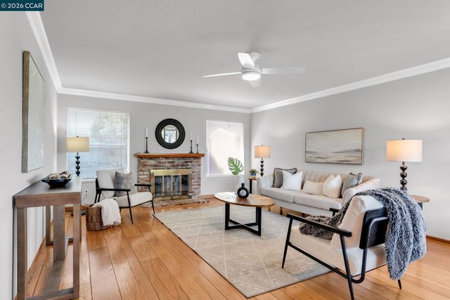 2081 Essenay Ave, Walnut Creek, CA 94597