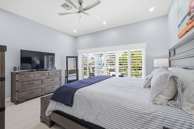 380 SE 5th Avenue, Pompano Beach, FL 33060