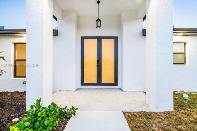 450 Mercedes CT, Lehigh Acres, FL 33972