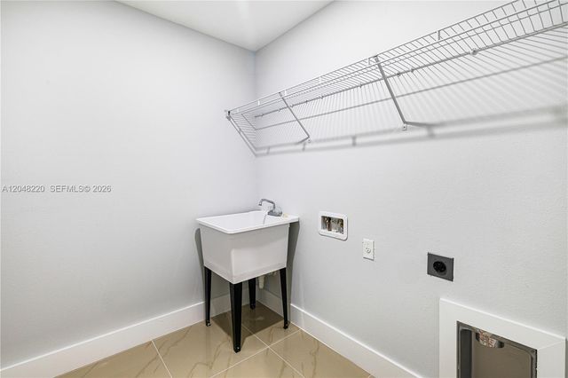 450 Mercedes CT, Lehigh Acres, FL 33972