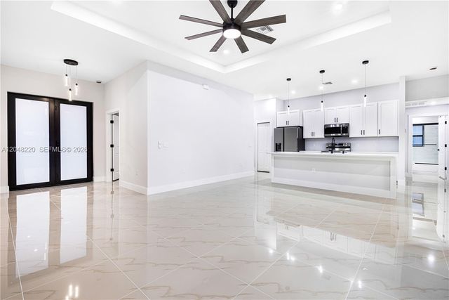 450 Mercedes CT, Lehigh Acres, FL 33972