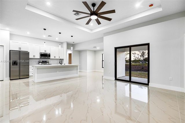 450 Mercedes CT, Lehigh Acres, FL 33972